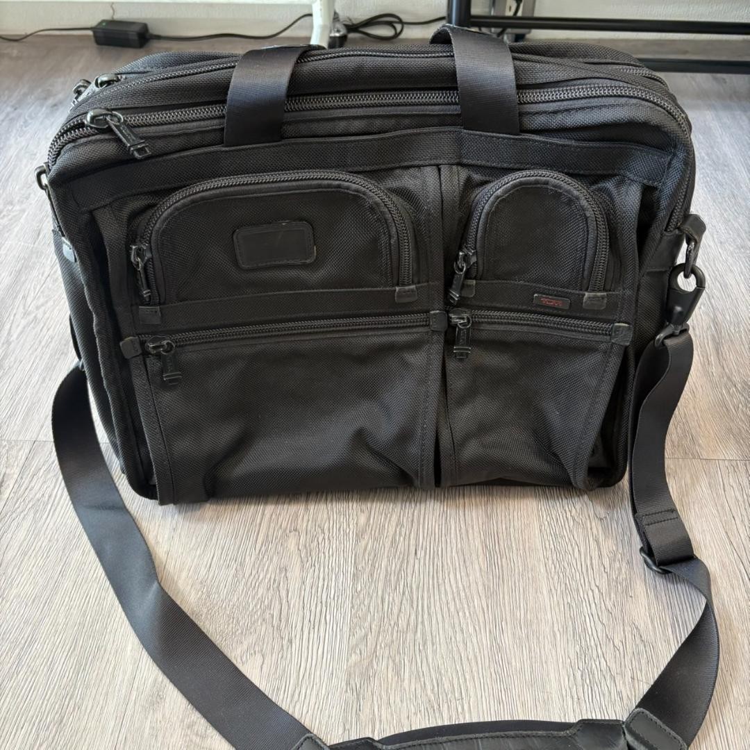 TUMI Expandable 2-Way Business Bag 36cm Laptop Organizer Used