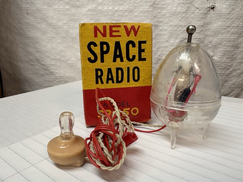 Satellite type crystal radio SR-150