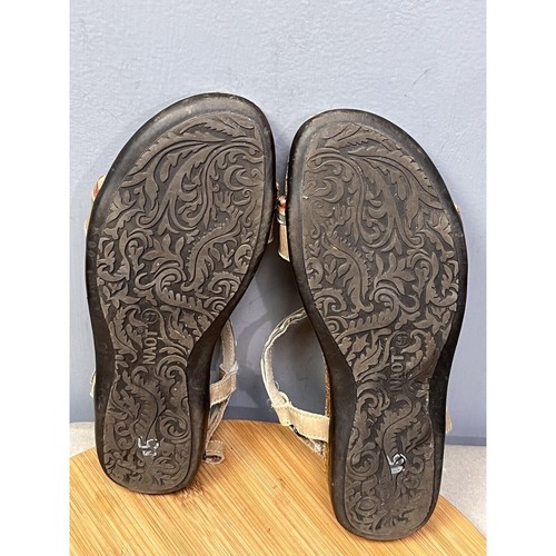 Naot Odelia Sandal Womens 6/37 Leather Cut Out Comfort Flat Scallop Gorpcore - 第 8/9 張圖片