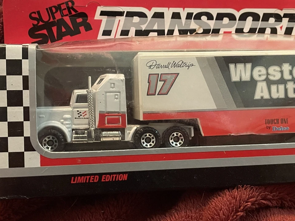 VINTAGE NASCAR Matchbox Super Star Transporter DARRELL WALTRIP Western Auto #17 Foto 2 de 4