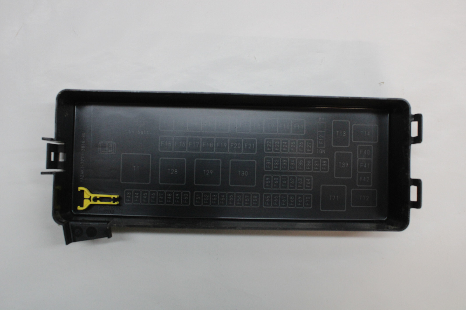 2022 MASERATI LEVANTE MODENA REAR TRUNK FUSE BOX 670153856 OEM 21 22 23 24