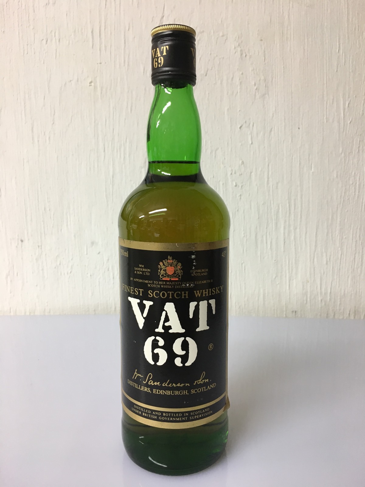 Vat 69 Finest Scotch Whisky Edinburgh 75cl 43% Vol. Vintage