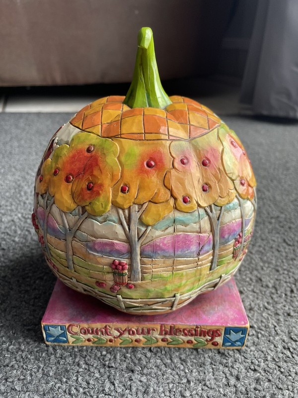 Jim Shore Heartwood “Creek Count Your Blessings”Pumpkin W/ Scene, 2004
