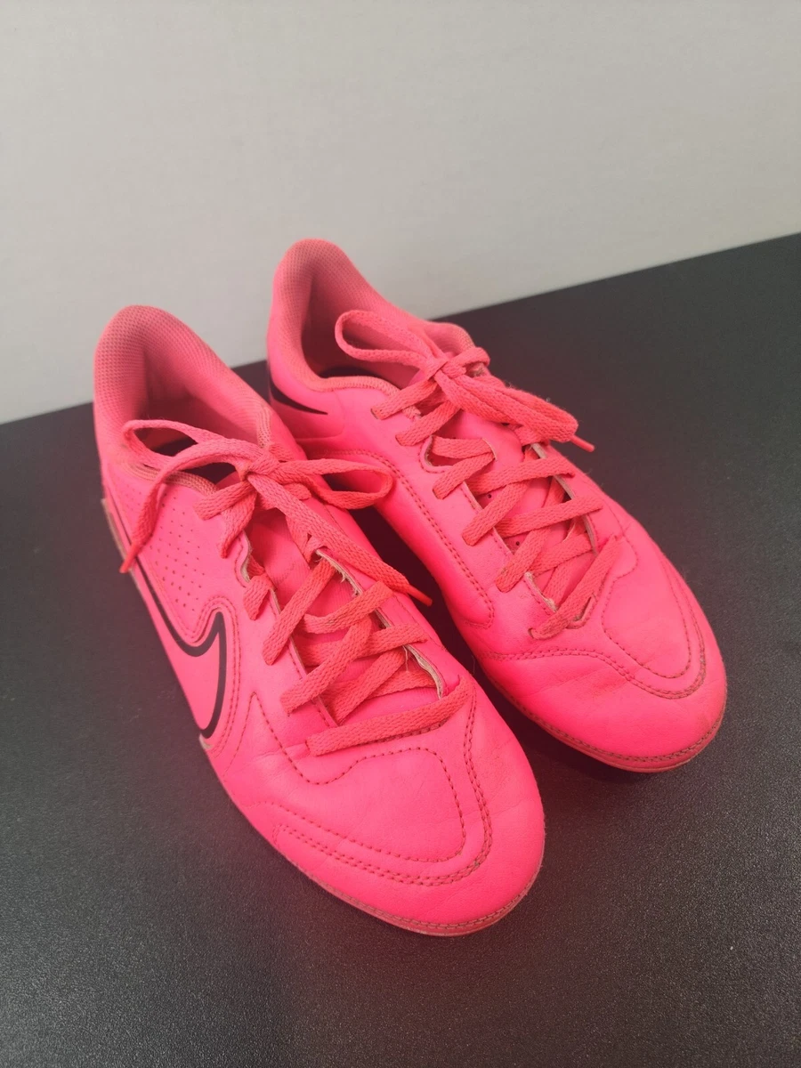Kids size hotsell 9 cleats
