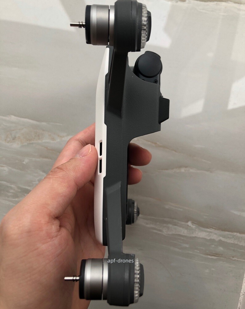 dji spark コントローラー、バッテリー　本体無し DJI SPARK用のバッテリーチャージャーハブはこんな感じです