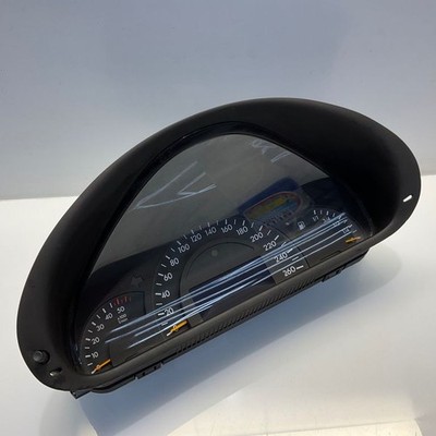 Mercedes-Benz C W203 2005 Diesel Geschwindigkeitsmesser Cockpit A2035401347