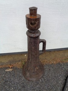 Cast Iron Screw Jack - Top cap missing - 2¼ x 16 - Weighs 38 Lbs.