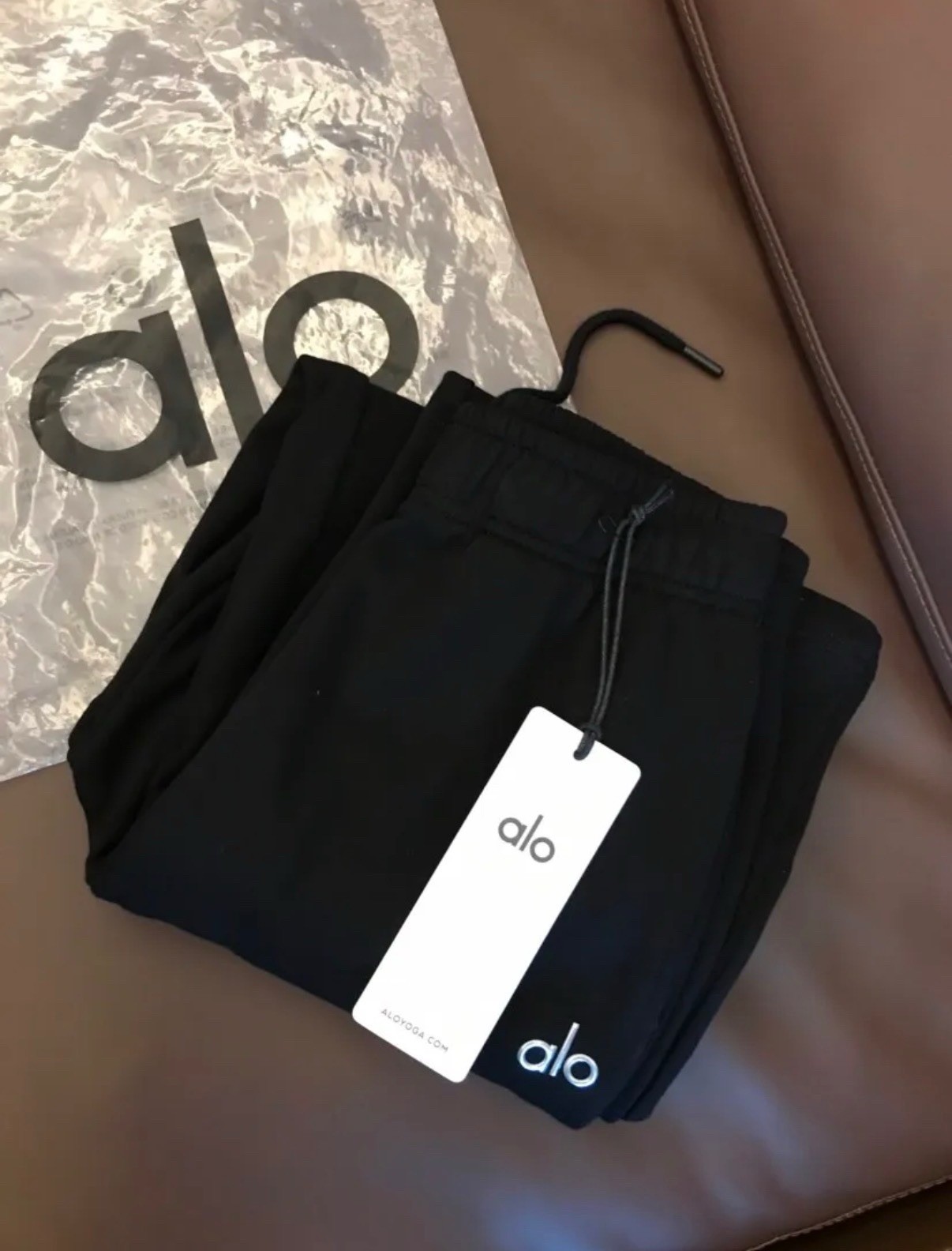 ALO Women’s Black Jogger Pants Size S Drawstring Elastic Waist Athleisure