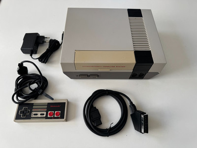 Nintendo NES Entertaiment System + Controller + Kabel NESE-001 FRA RGB #1