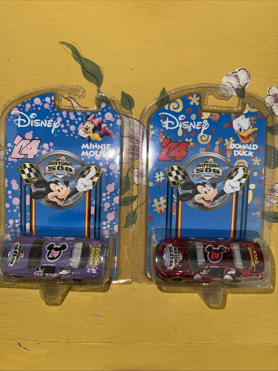 Preços baixos em Mickey Mouse & Friends Chevrolet Carros de