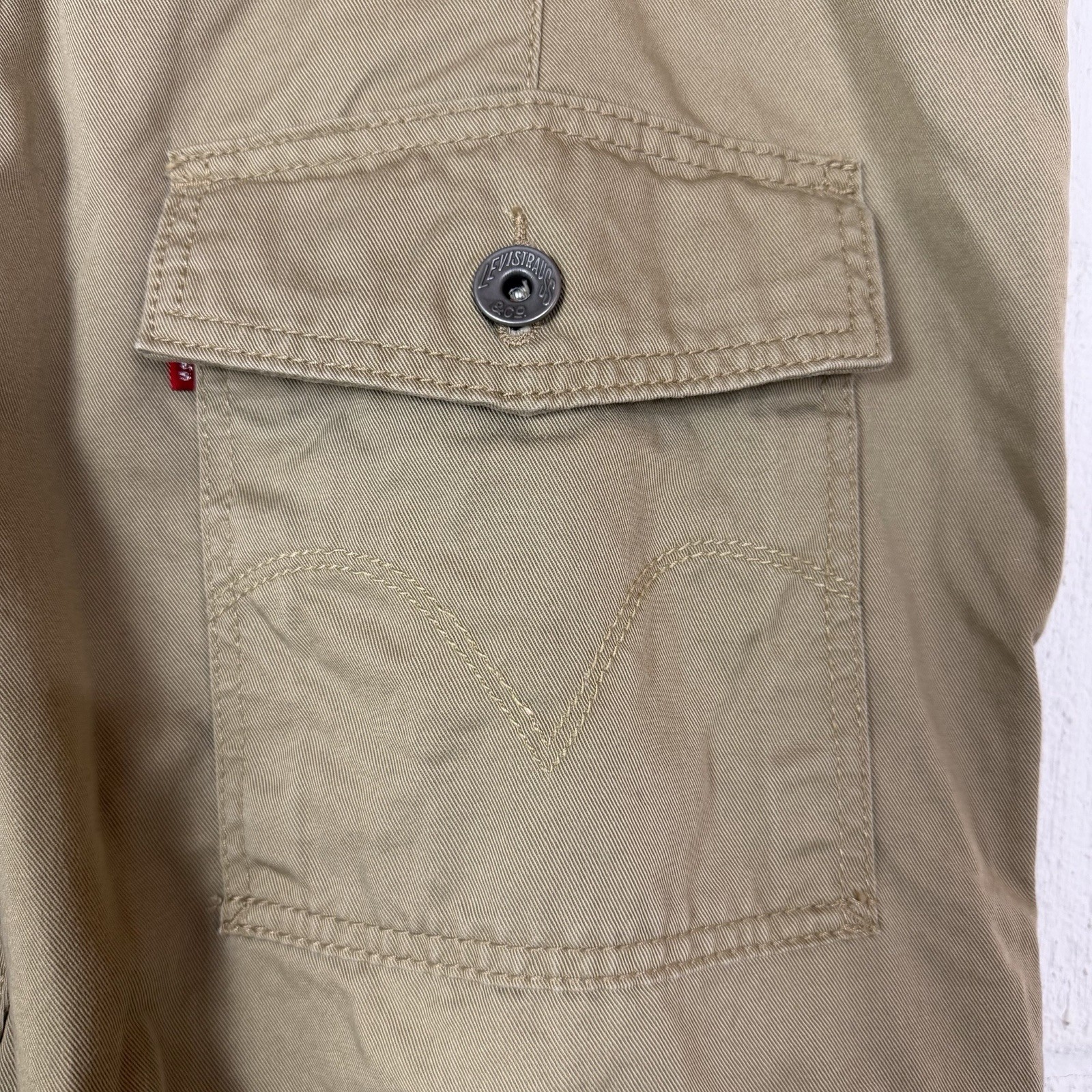 Levi’s Men’s Cargo Loose Straight Khaki Pants Utility Gorpcore Workwear 42 X 32 thumbnail 10