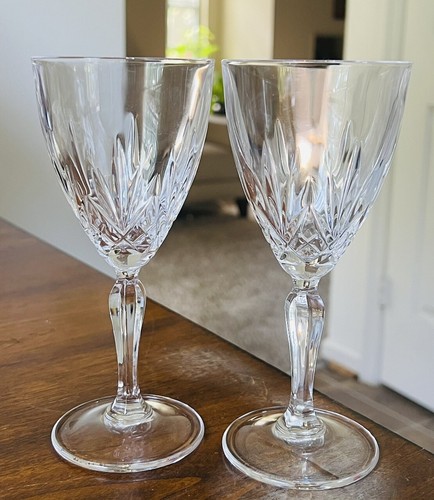 Set Of 2  Vintage Derwent Crystal Sherry /Wine Glasses