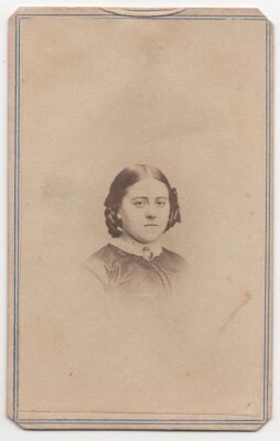 ANTIQUE CDV C. 1860s GILLS CITY CUTE YOUNG GIRL IN DRESS LANCASTER PENNSYLVANIA