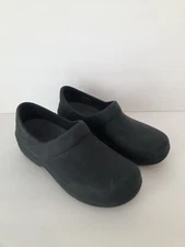 CROCS Women’s Clogs Sz 10 Black Dual Comfort Nursing Shoes Slip Resistant