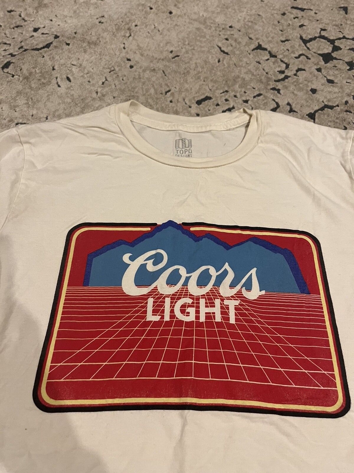 Coors light Retro Design White Graphic Tshirt Medium Gem