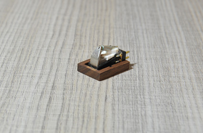 Corps Nu En Bois Pour Cartouche DENON DL103 (R) – Stanley Ingénierie – Noyer Américain