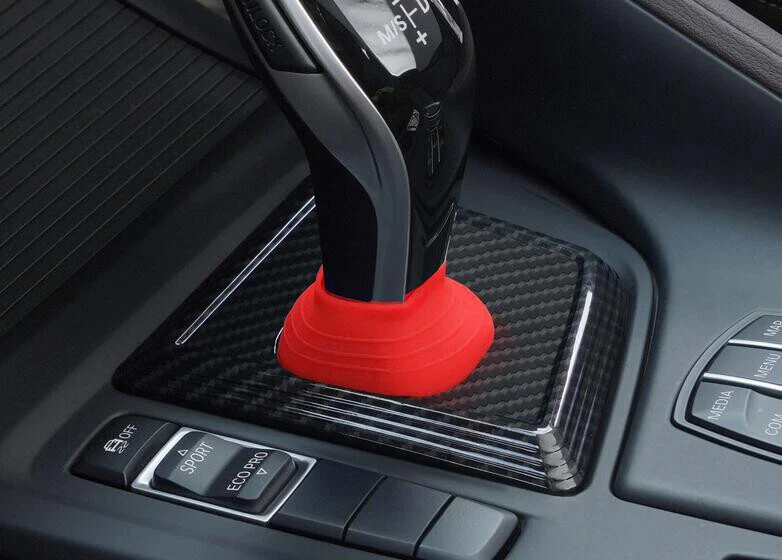 Cubierta de cambio de marchas de consola central de fibra de carbono roja ABS para BMW X1 X2 2020-22 Foto 2 de 4