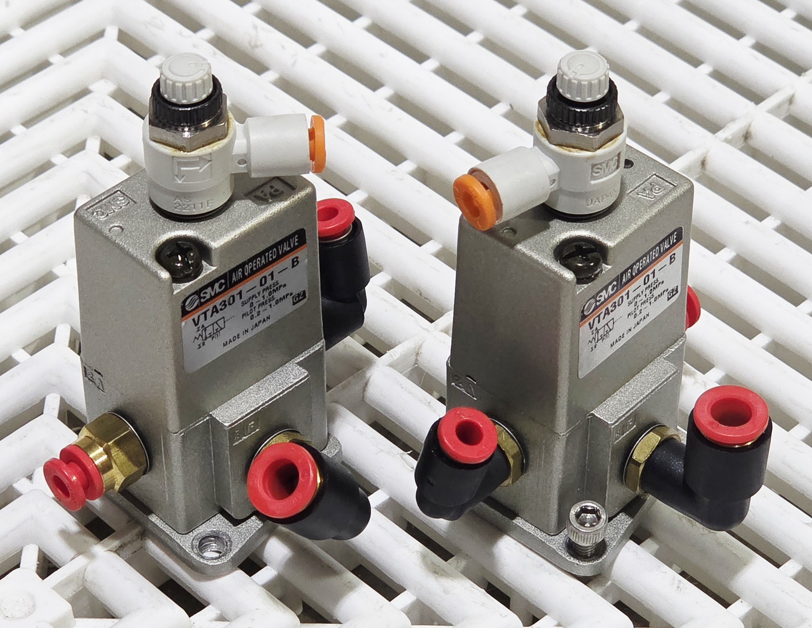 SMC VTA301-01-B 3-Port Air Pilot Valve w/ Speed Controller Used Lot of 2