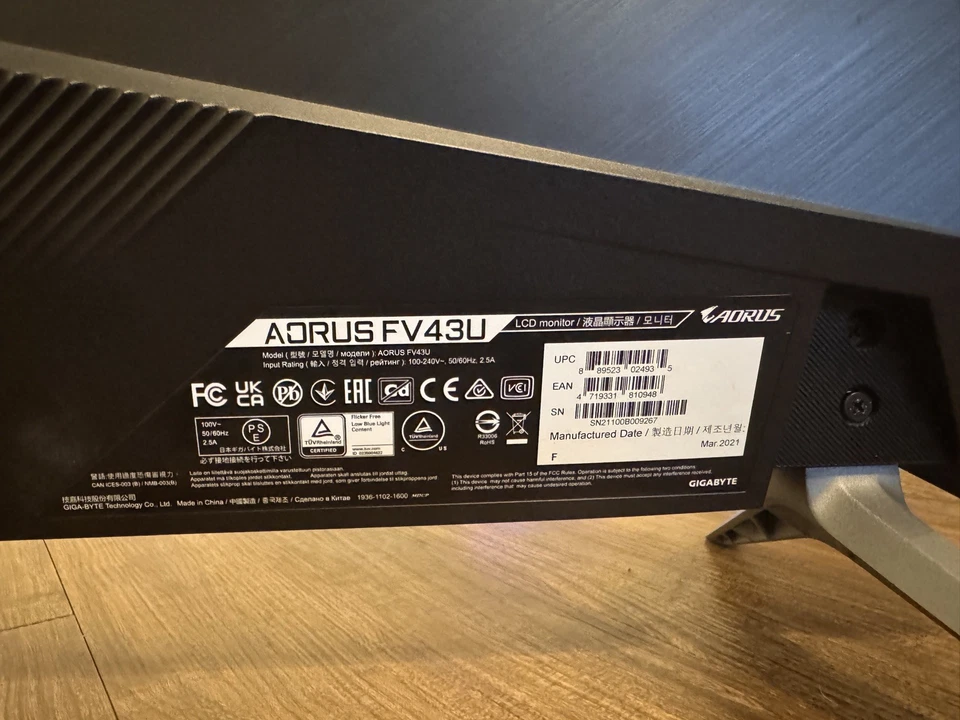 GIGABYTE AORUS FV43U 43" 144 Hz UHD VA Gaming Monitor - Image 3 of 4