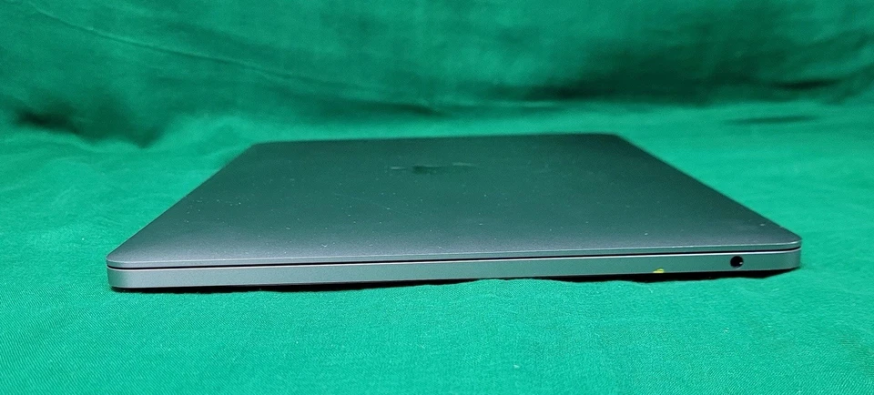 Apple MacBook Pro 13" Core i5 2.30GHz 8GB 256GB 2017 A1708 AZERTY Keyboard - Image 4 of 4