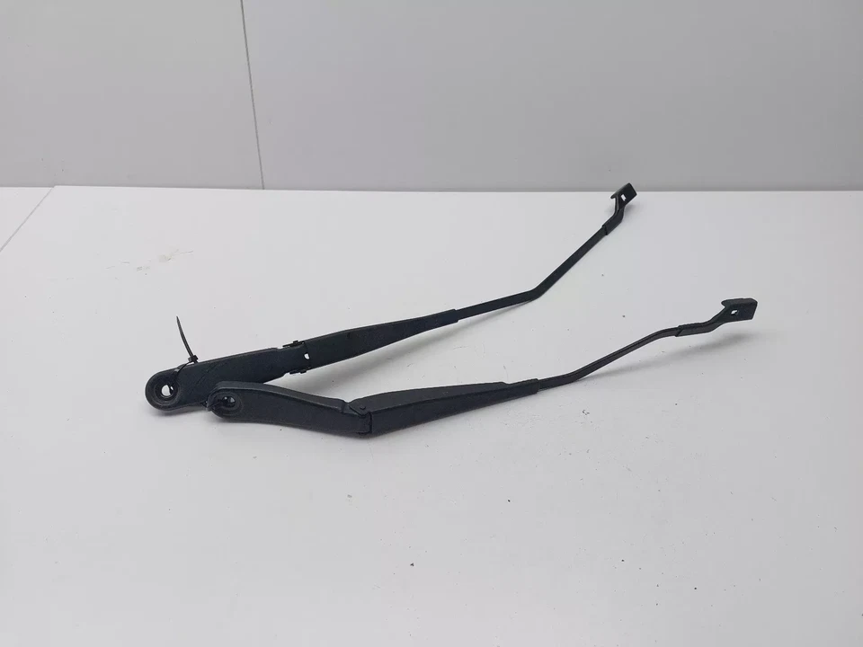 VOLVO V40 PAIR OF FRONT WINDSCREEN WIPER ARMS LEFT & RIGHT 2013 31276064 - Image 2 of 4