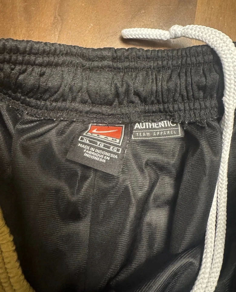 Pantalones Cortos de Baloncesto Nike Auténticos Etiquetados Missouri Tigers Foto 4 de 4