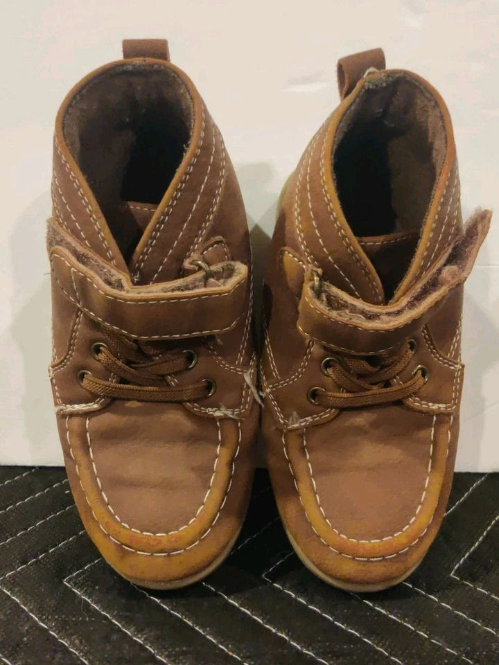 The Children's Place Unisex Talla 10 Niños Pequeños Marrón Botas Tenis Foto 2 de 4