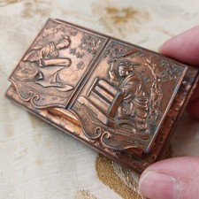 Japon Boîte à Timbres  à Décor De Femmes En Habit Traditionnel Objet de Vitrine