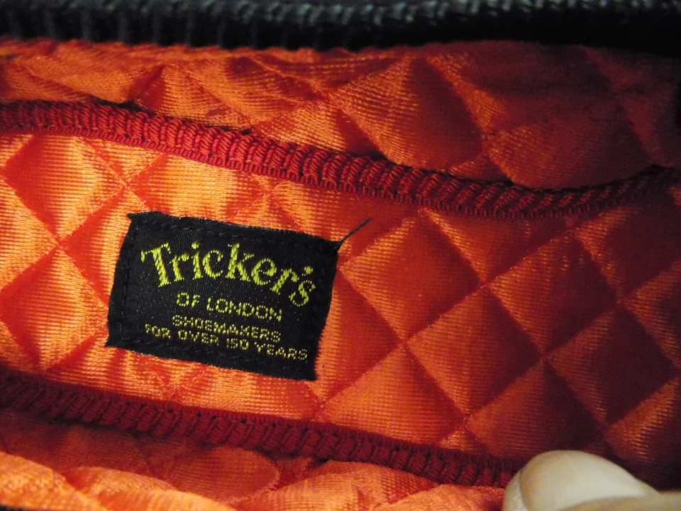 Zapatillas Mocasines De Colección Tricker's Of London Motivo Corona Terciopelo Negro Talla 8 Acolchadas Foto 4 de 4