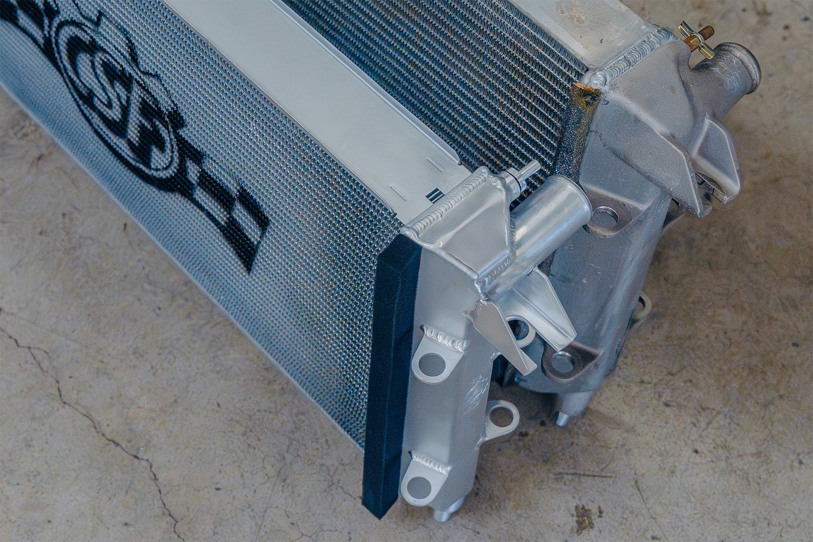 Ford GT 2005-2006 Radiator