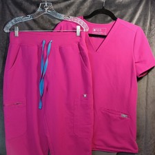Figs Technical Collection Scrub Set Womens PINK V-neck Top s Pants m 