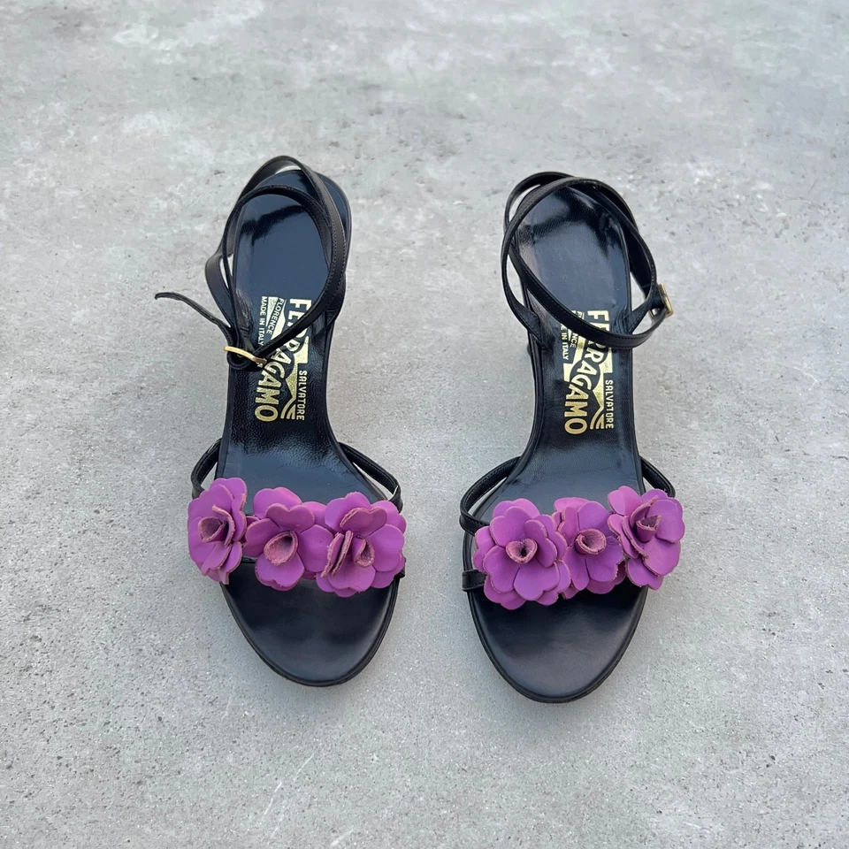Salvatore Ferragamo | Auténtico 3D Lila Rosa Flor Correa Negro Tacón con Tiras (36) Foto 2 de 4