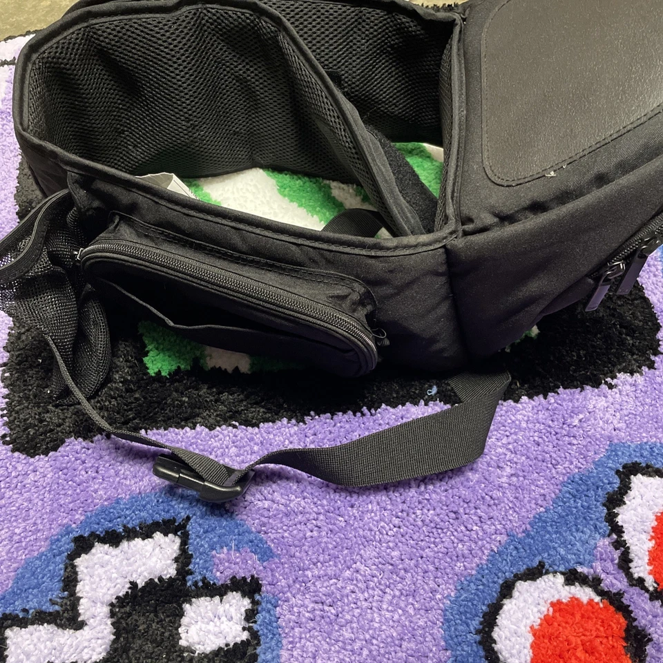 Portabebés TUSHBABY Asiento de Cadera Sin Tirantes Ajustable con Bolsillos Suavemente Usado Foto 4 de 4