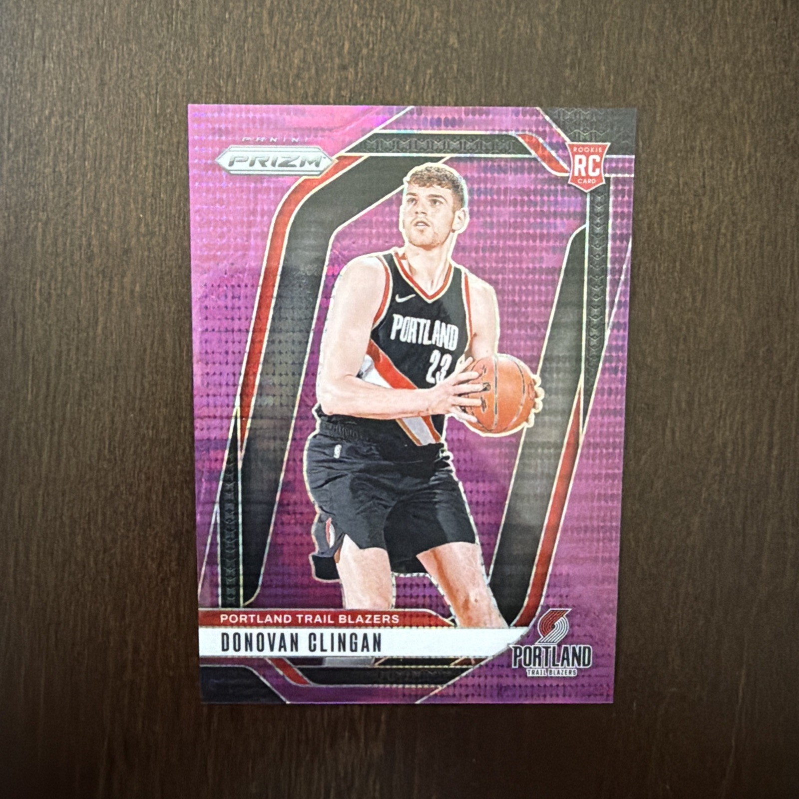 2024-25 Panini Prizm #221 Donovan Clingan Purple Pulsar RC /35