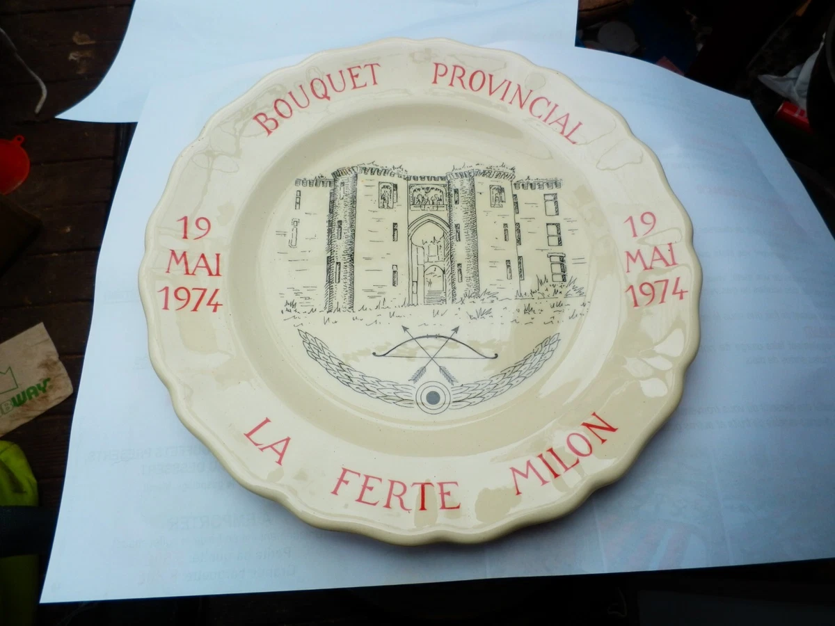 Assiette Commémorative – Tir à L’arc Bouquet Provincial – Vic Sur Aisne – 8 Mai 1966