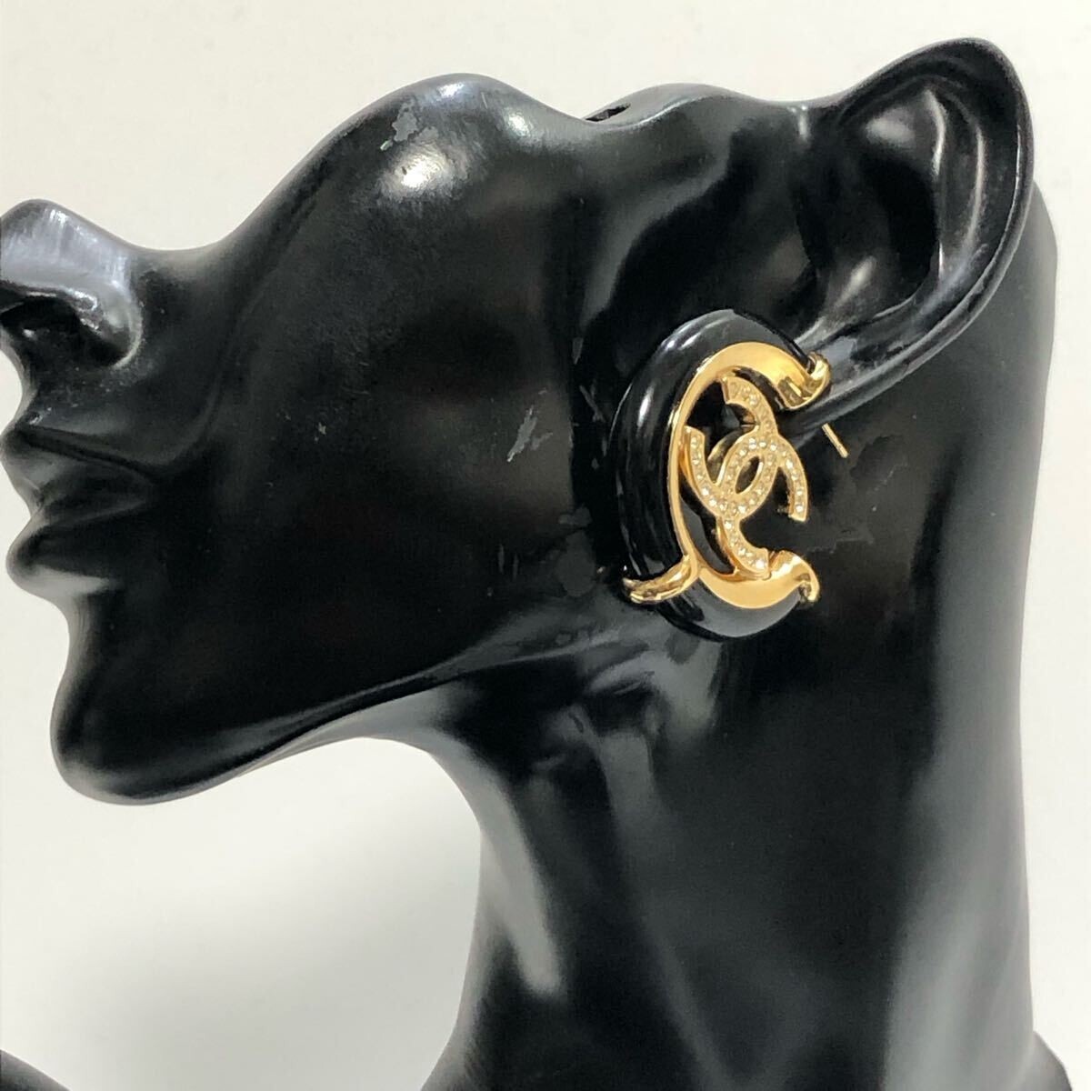 CHANEL Black Gold Coco Logo Rhinestone Hoop Earrings B23C-image