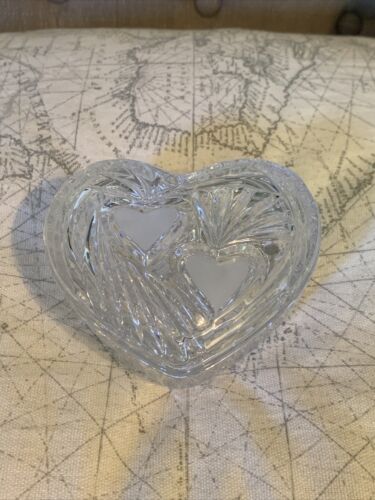 VINTAGE Heart Shaped Clear Crystal Jewelry Trinket Box 2 Frosted Center Hearts - Picture 1 of 8