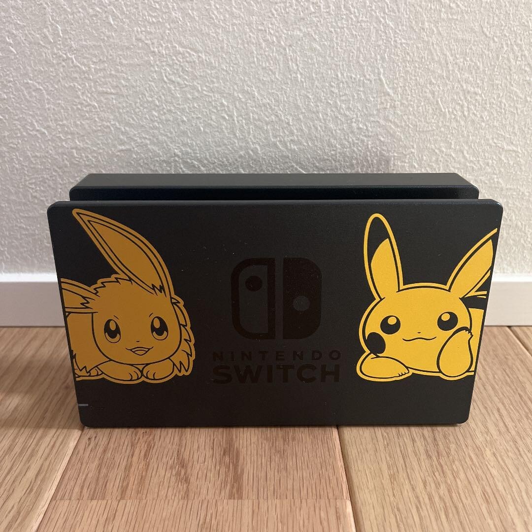 Official Nintendo Switch HAC-007 Pokemon Edition Pikachu Eevee