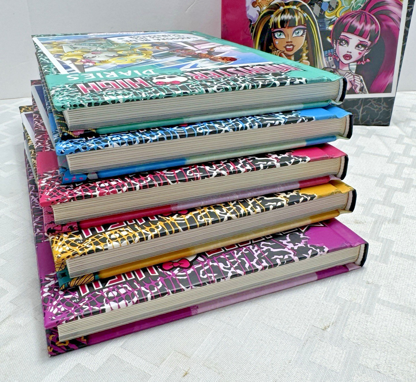 Monster High Dairies 5 Book Box Set Nessi Monstrata 1st Hard Cover Little Brown