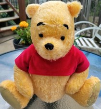 Winnie The Pooh Disney 12" Holiday 2002 Posable Stuffed Plush Animal