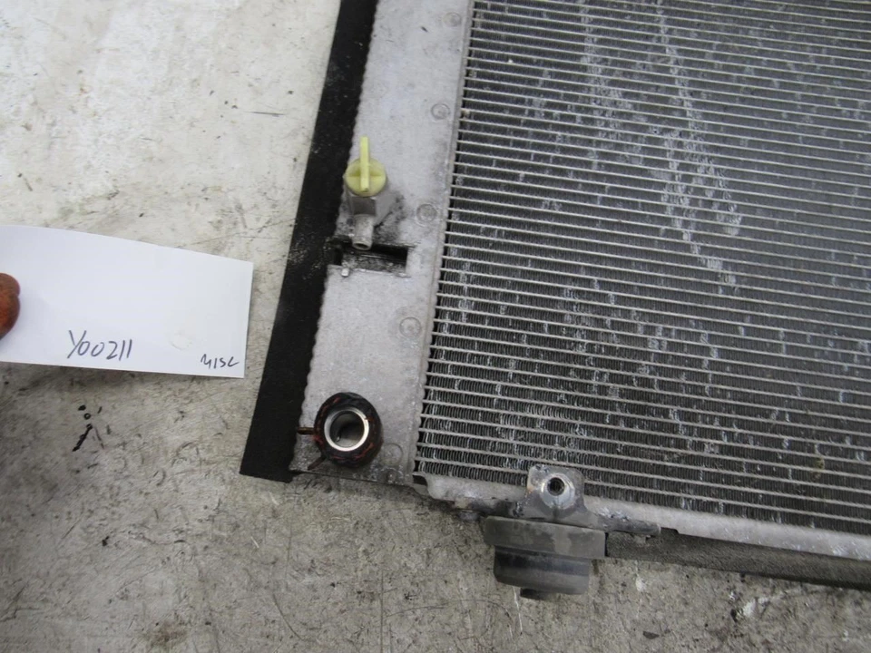 2004 2009 Toyota Prius Hybrid all aluminum radiator assembly oem original part Foto 3 de 4