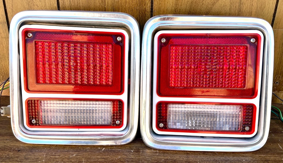 No-Name Front Headlights For Chevrolet G10, G20, G30 Vandura Van – Sport Chevy Conversion (EU/US Spec)