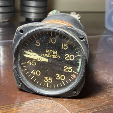 Garwin 22-280-02 Tachometer Indicator, 14V - For Parts (AP10)