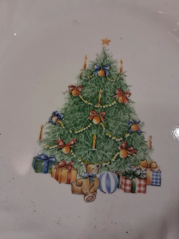 8 pratos de sobremesa Corelle Christmas Joy 7,25" presentes para árvore de Natal - Imagem 2 de 3