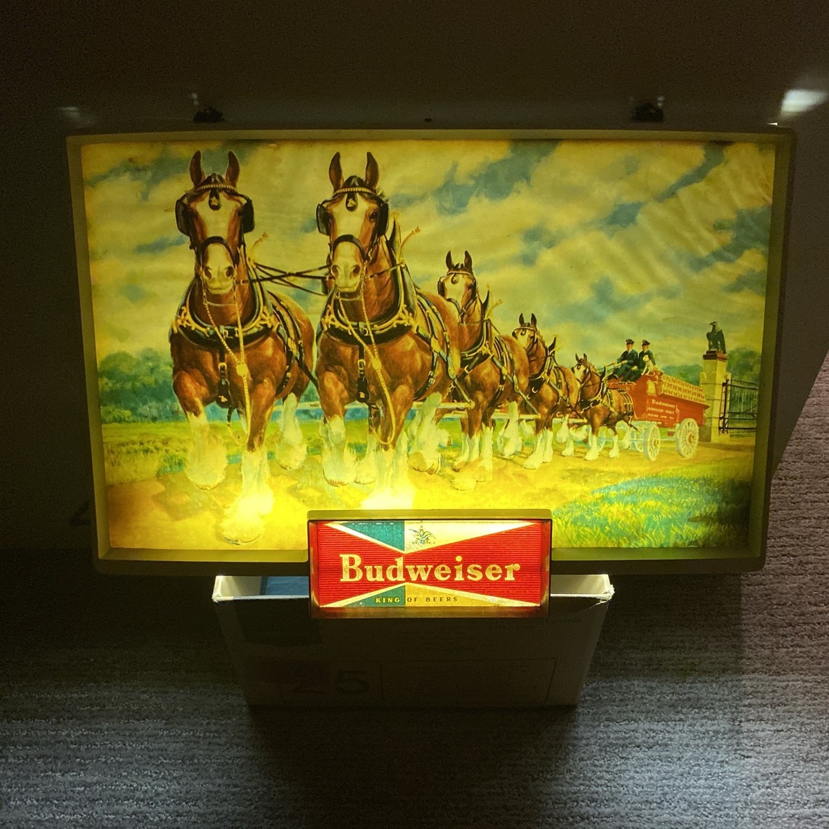 Vintage Budweiser Beer Lighted Sign Clydesdales With Budweiser