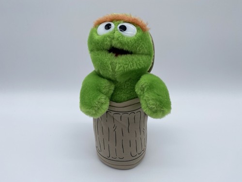 Sesamstrasse Oskar Stofftier Plüsch Mülltonne Muppets Barrio Sesamo ca 22  - Bild 1 von 6