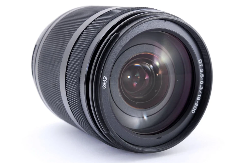 Sony DT 18-200mm F3.5-6.3 SAL18200 Lens Black with Caps - Image 2 of 4