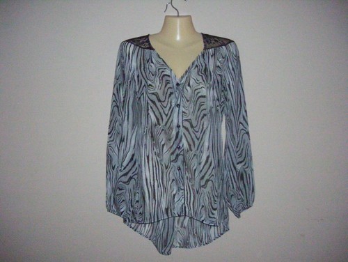 Lily White Womens Size S Multi-Color Button Down Blouse Zebra Print Hi-Lo Hem - Picture 5 of 9