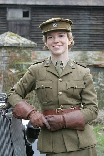 female military driver in uniform WW2 Photo Glossy 4*6 in ε014