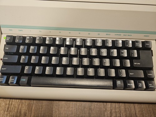 Nakajima WPT-150 Portable Electronic Typewriter. Tested Working Great - Picture 5 of 17